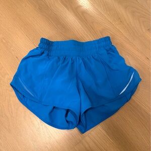 Size 0 poolside hotty hots Lulu!